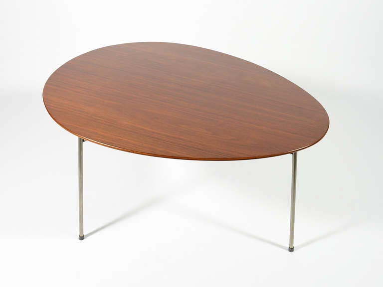 Mid-Century Modern Arne Jacobsen Ant Table by Fritz Hansen