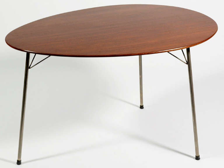 This  Arne Jacobsen table, model 3603 or 