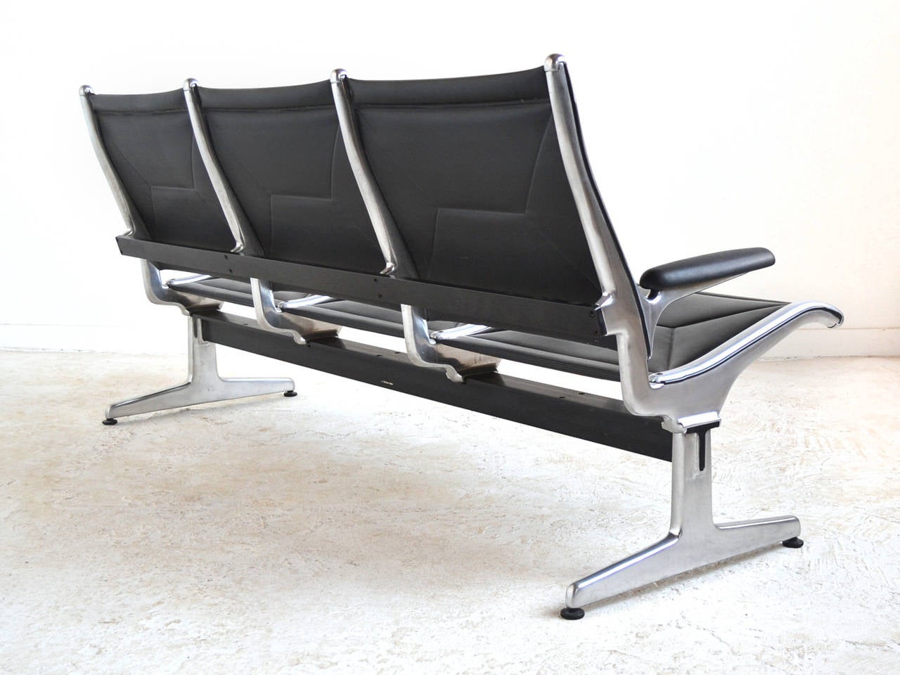 Eames Tandem Sling Sofa by Herman Miller In Excellent Condition In Highland, IN
