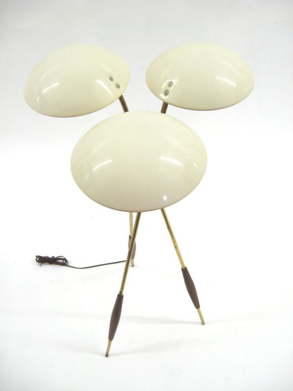 Gerald Thurston tripod floor lamp by Lightolier In Good Condition In Highland, IN