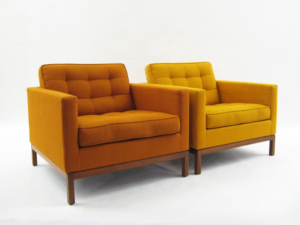 Mid-20th Century Pair of Florence Knoll lounge chairs with uncommon wood bases