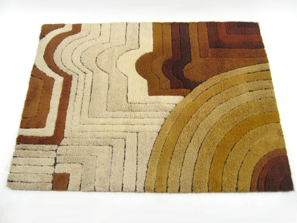 Mid-Century Modern 1970s German Deep Pile Graphic Rug For Sale