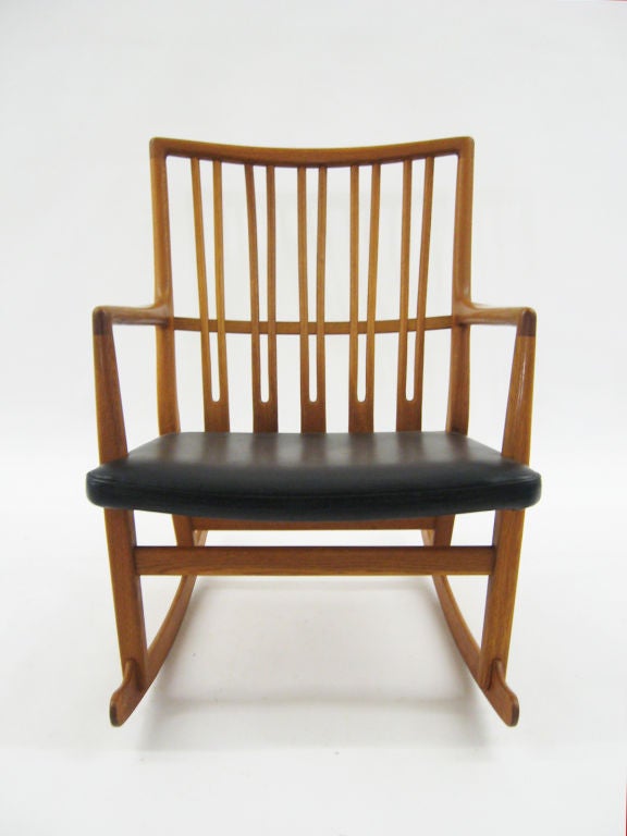 Hans Wegner ML33 rocking chair by Mikael Laursen 3