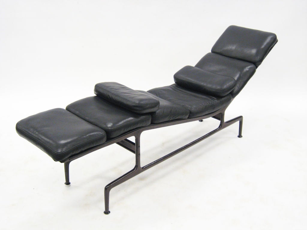 American Eames “Billy Wilder” chaise lounge by Herman Miller