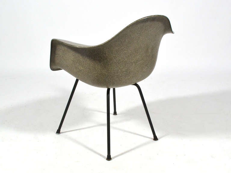 Eames Zenith Elephant Hide Gray SAX Easy Chair by Herman Miller In Good Condition In Highland, IN