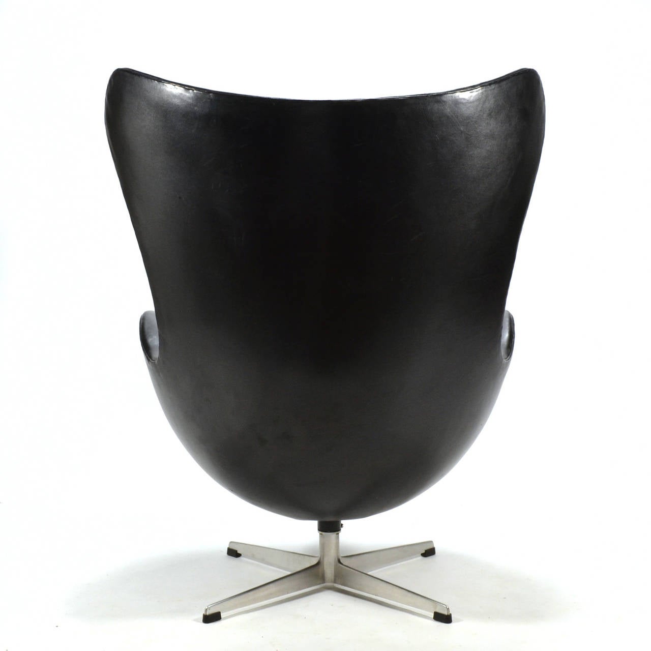 Arne Jacobsen Early Egg Chair in original schwarzem Leder (Aluminium)