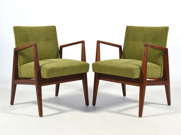 Scandinavian Modern Pair of Walnut Armchairs by Jens Risom