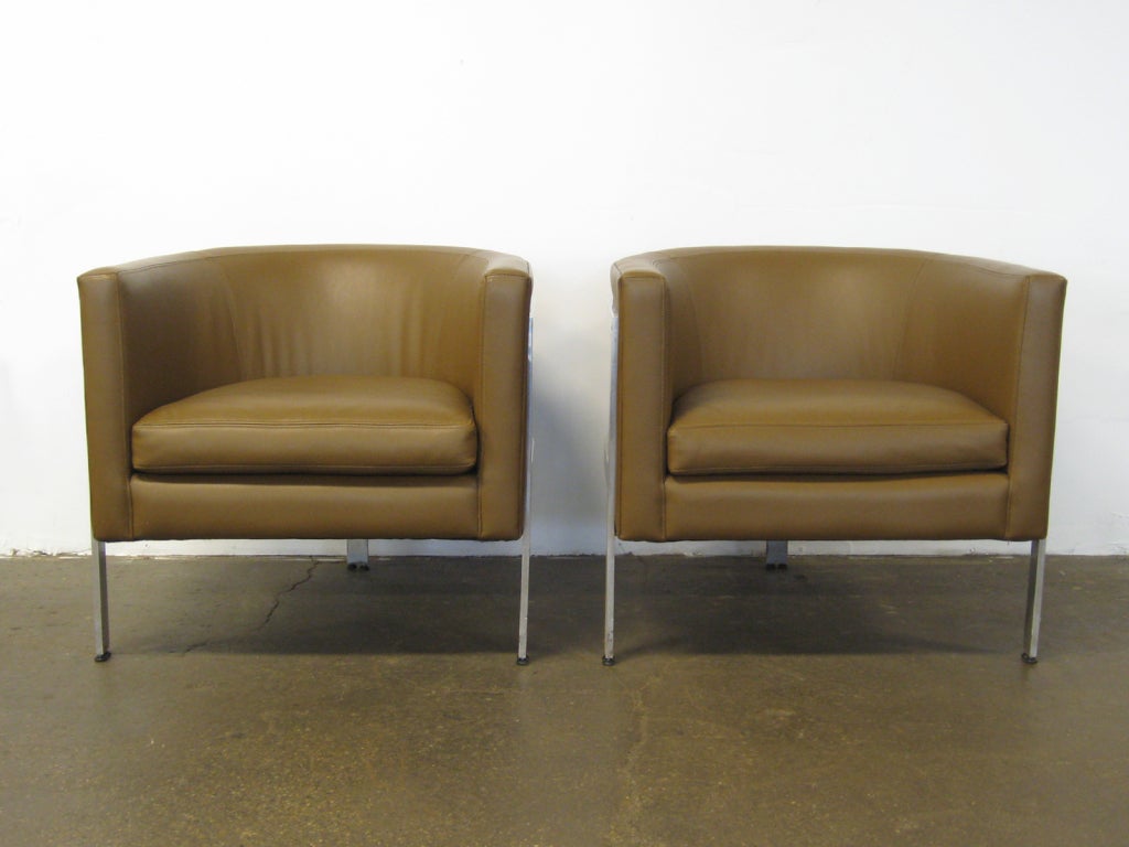 Pair of three-legged barrel back lounge chairs by Erwin-Lambeth 3