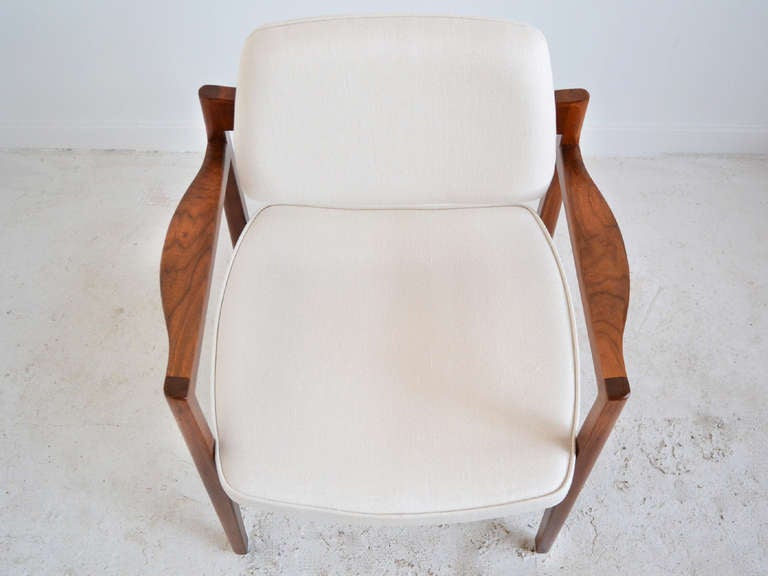 Set of Four Jens Risom Walnut Armchairs 3