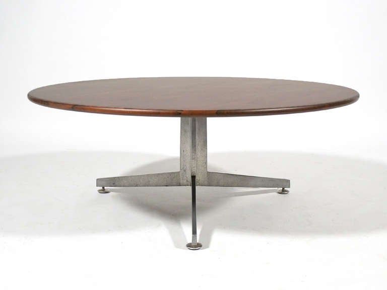 Ward Bennett Couchtisch aus Palisanderholz und Aluminium von Lehigh (Moderne der Mitte des Jahrhunderts) im Angebot