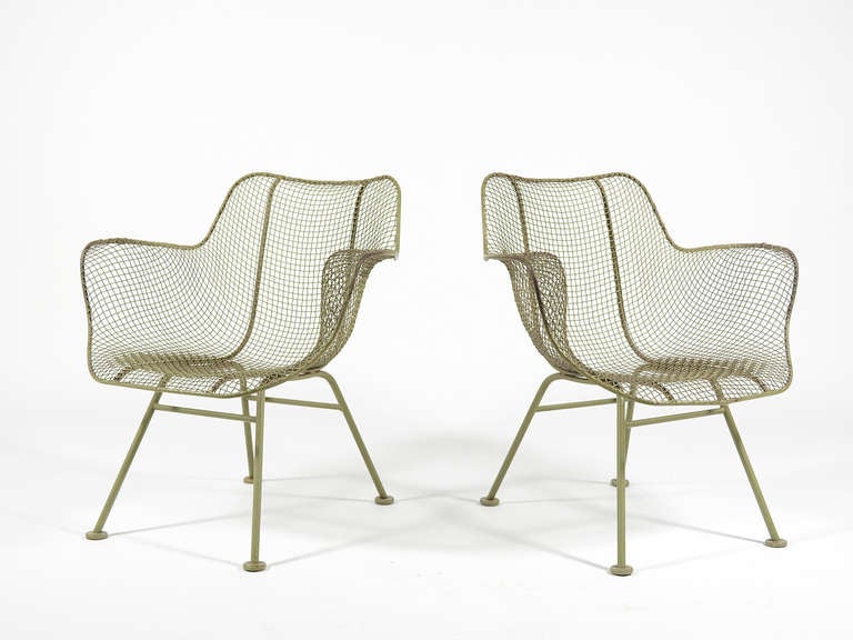 Mid-Century Modern Pair Of Sage Green Woodard Sculptura Lounge Chairs