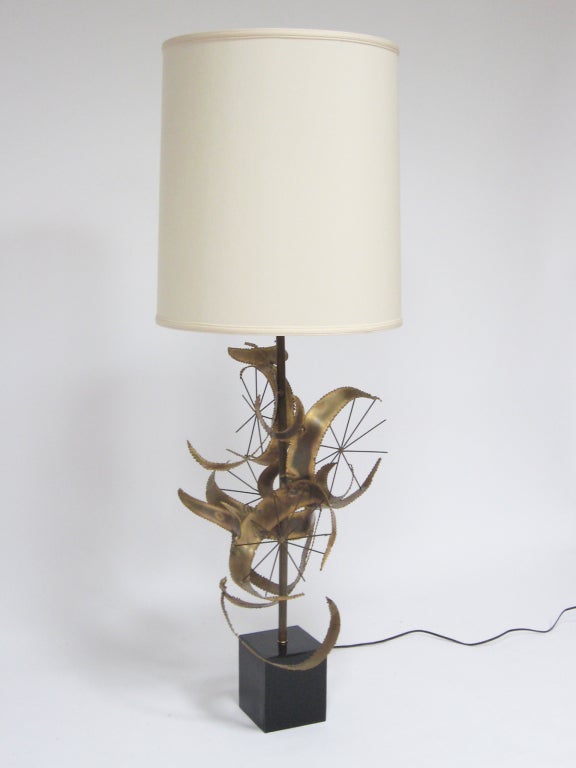 Brutalist Sculptural Table Lamp by Laurel For Sale