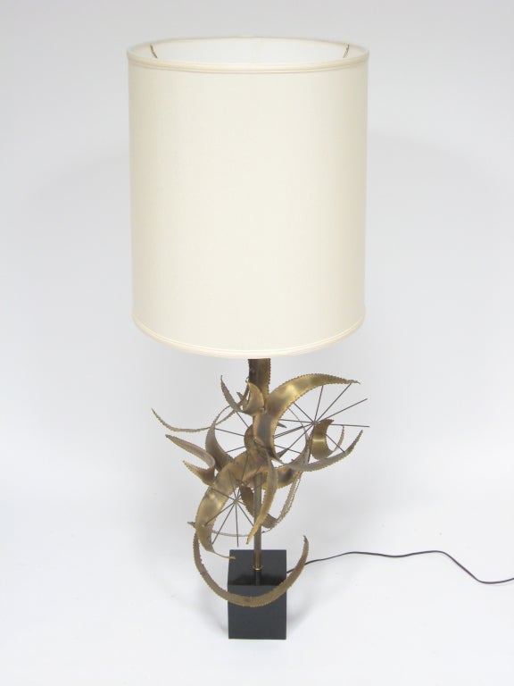 Sculptural Table Lamp by Laurel For Sale 2