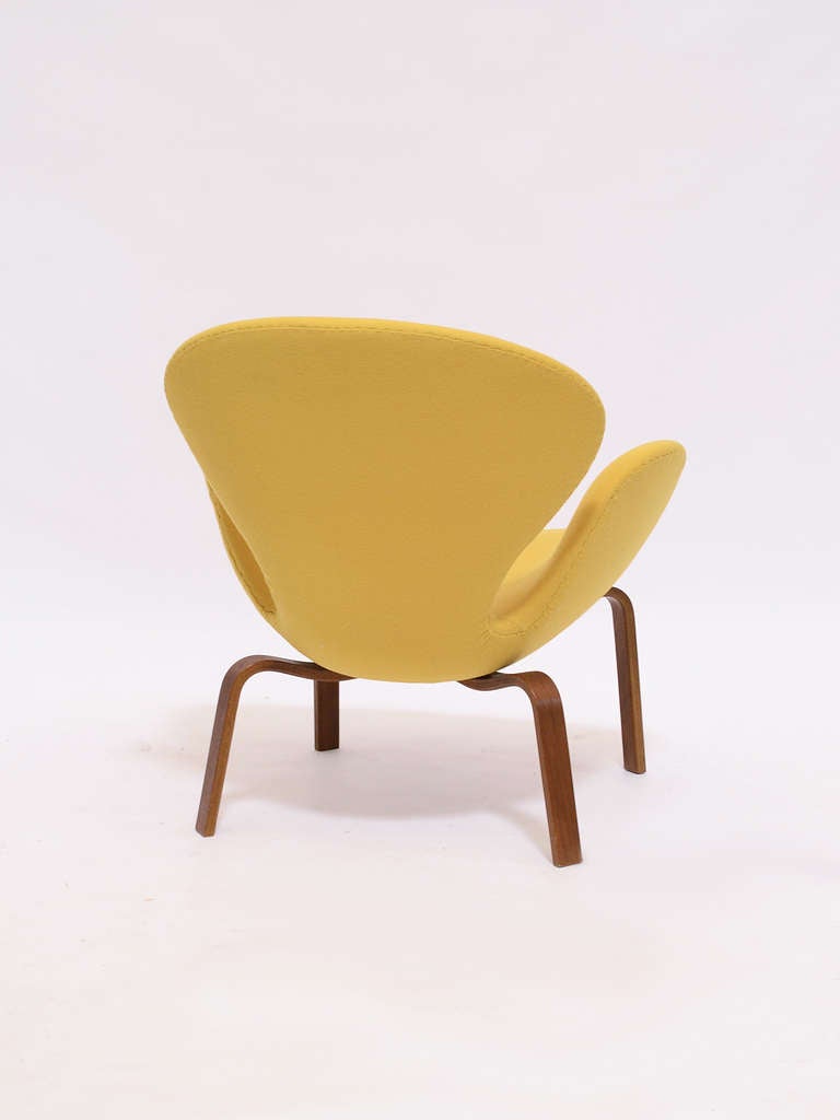 Danish Early Arne Jacobsen Swan Chair With Wood Legs