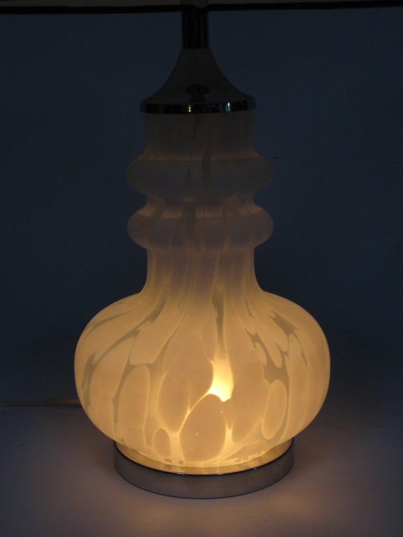 Laurel Table Lamp with Italian Glass Base For Sale 1