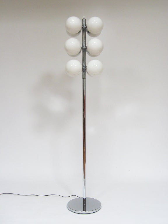 Mid-20th Century Lightolier 12 Globe Floor Lamp