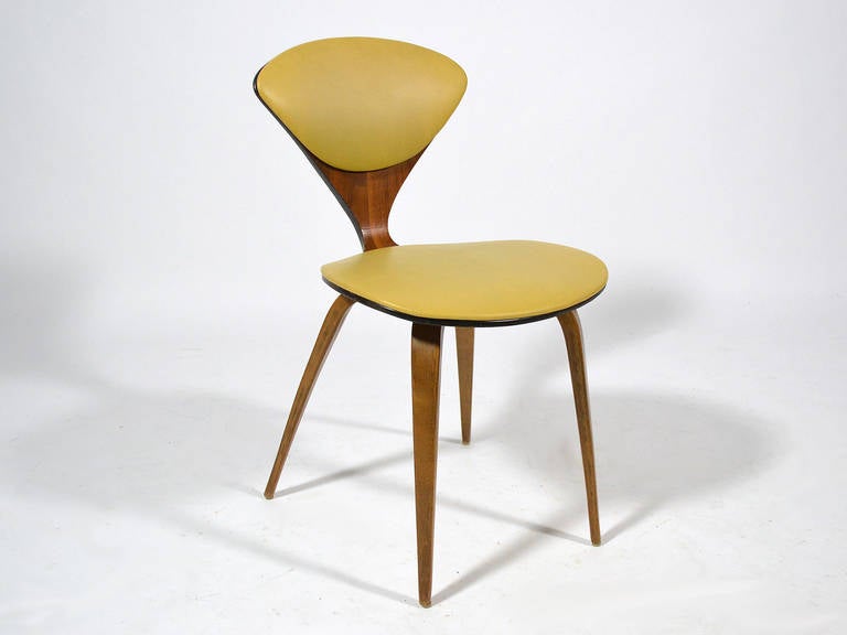 Mid-20th Century Set of Four Cherner Chairs by Plycraft