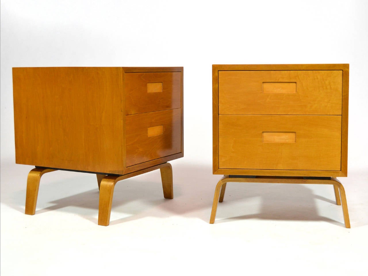 Mid-Century Modern Clifford Pascoe Pair of Nightstands or End Tables