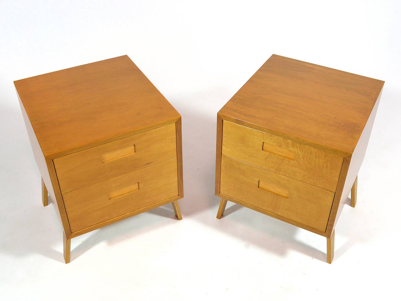 Clifford Pascoe Pair of Nightstands or End Tables 3