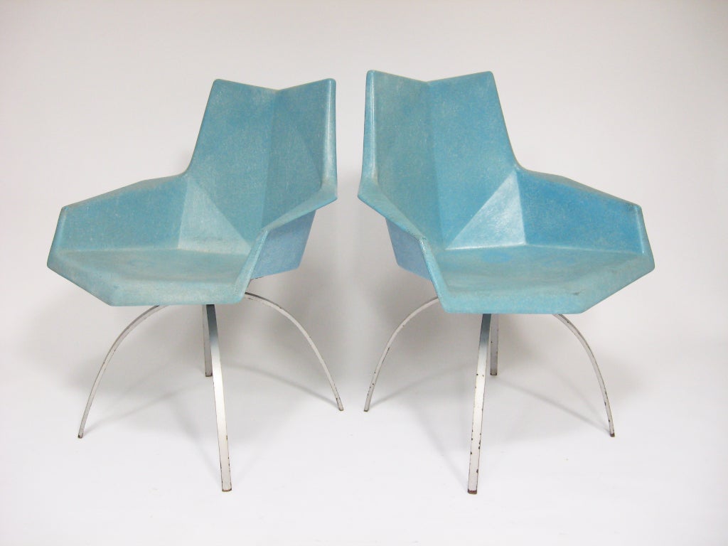 American Paul McCobb faceted form chairs with spider bases