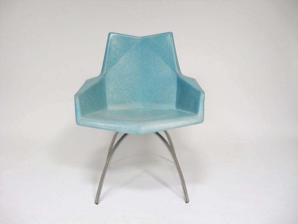 Fiberglass Paul McCobb faceted form chairs with spider bases