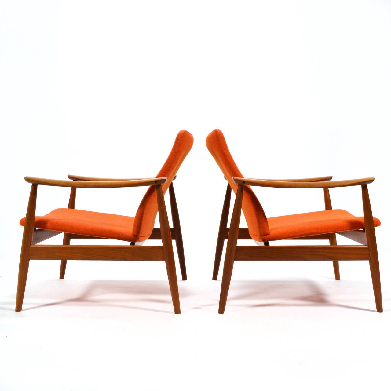 Finn Juhl Pair of Model 138 Easy Chairs by France & Søn 1