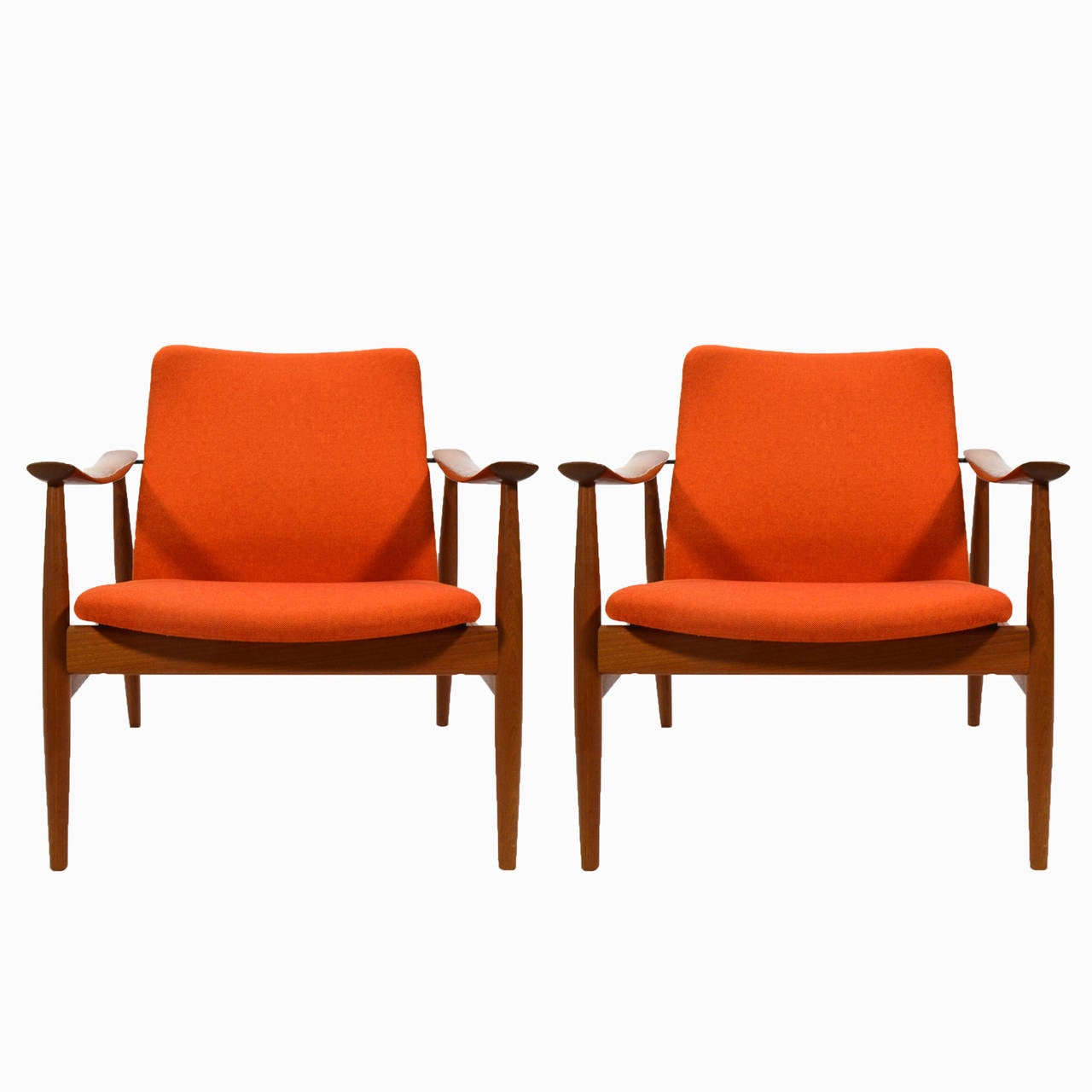 Finn Juhl Pair of Model 138 Easy Chairs by France & Søn 2