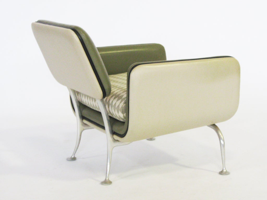 Alexander Girard lounge chairs and ottoman by Herman Miller 2