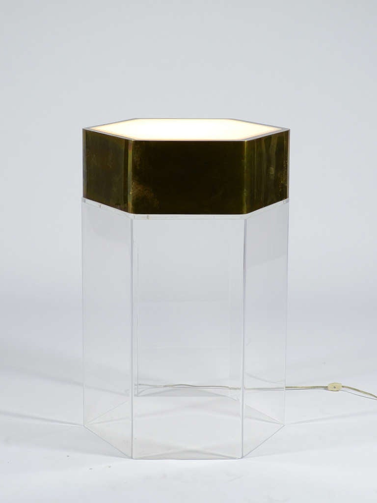 Late 20th Century Hexagonal Illuminated pedestal in brass and lucite