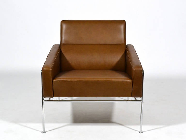 Danish Pair of Arne Jacobsen Series 3300 Lounge Chairs