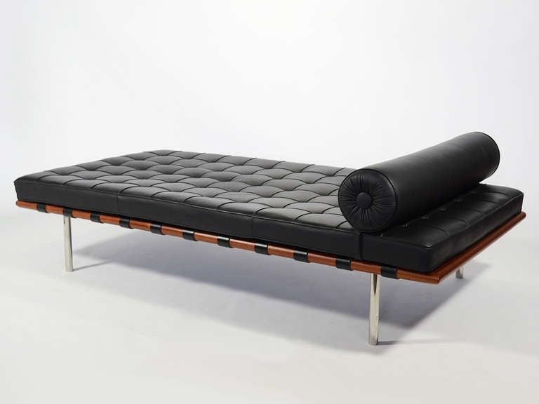 Designed in 1930 to compliment his Barcelona chairs, this couch/ daybed by Ludwig Mies van der Rohe is luxurious and refined. Just like Mies' architecture, it is deceptively simple in design and quite complex to fabricate.

The daybed features an