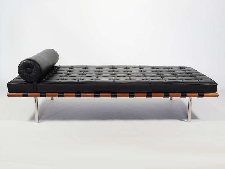Mid-Century Modern Ludwig Mies van der Rohe Barcelona Couch/ Daybed by Knoll