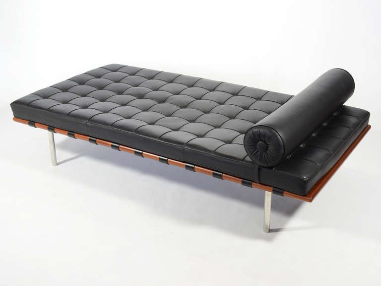 Ludwig Mies van der Rohe Barcelona Couch/ Daybed by Knoll In Excellent Condition In Highland, IN