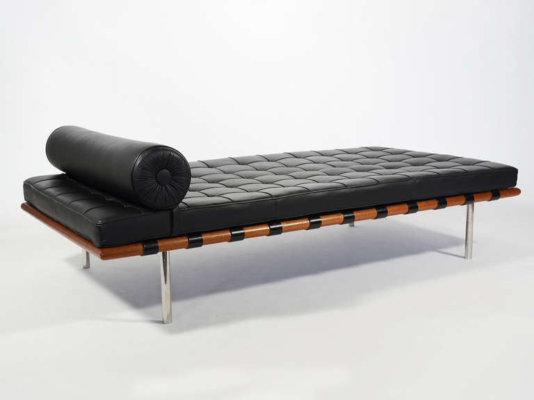 Ludwig Mies van der Rohe Barcelona Couch/ Daybed by Knoll 2