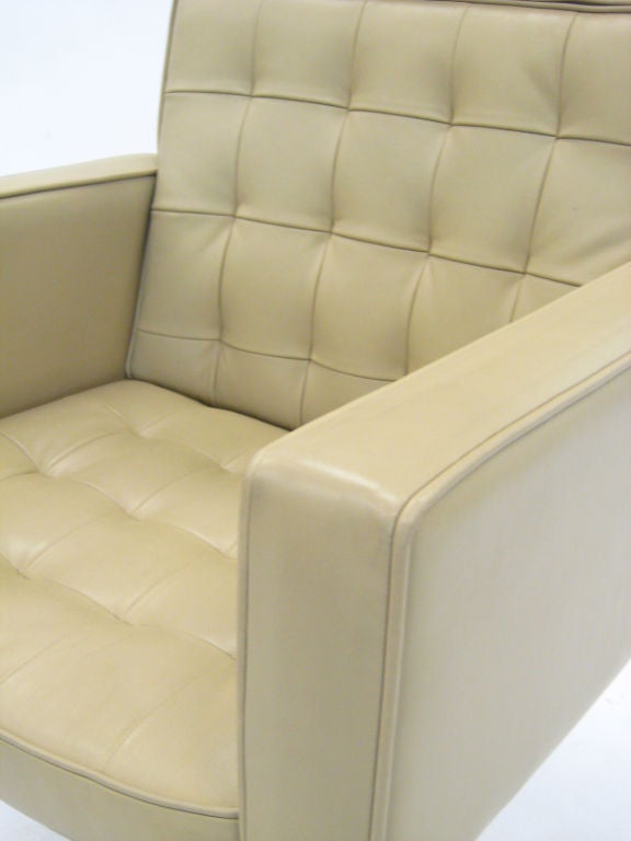 Vincent Cafiero executive task chair by Knoll 1