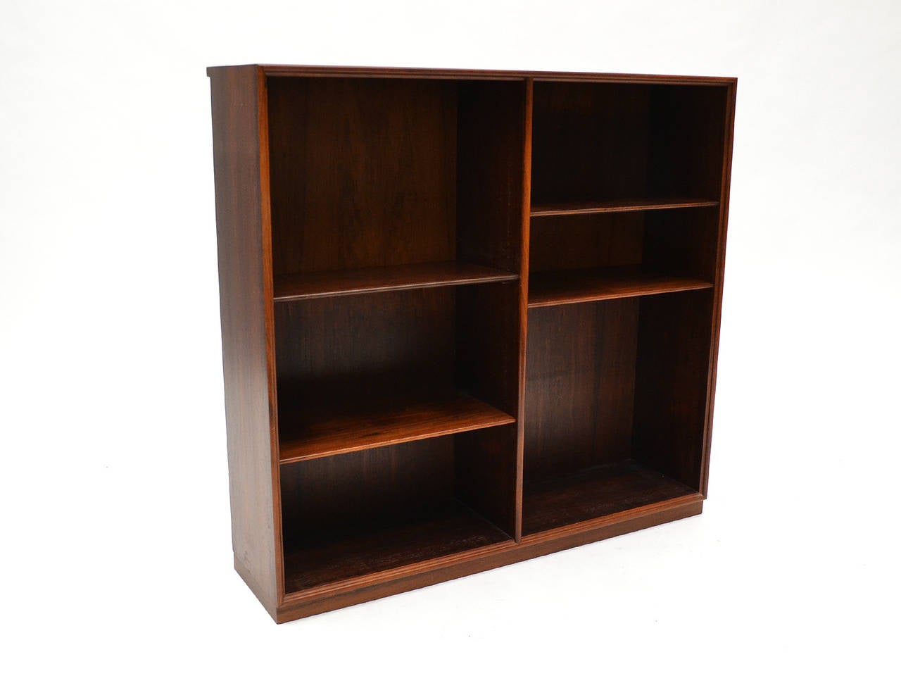 Danish Modern Bookcase in Rosewood In Good Condition In Highland, IN