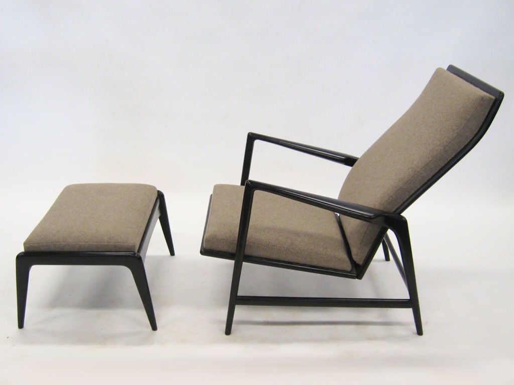 Ib Kofod-Larsen reclining lounge chair and ottoman In Excellent Condition In Highland, IN
