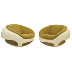 Pair of lounge chairs by Mario Sabot