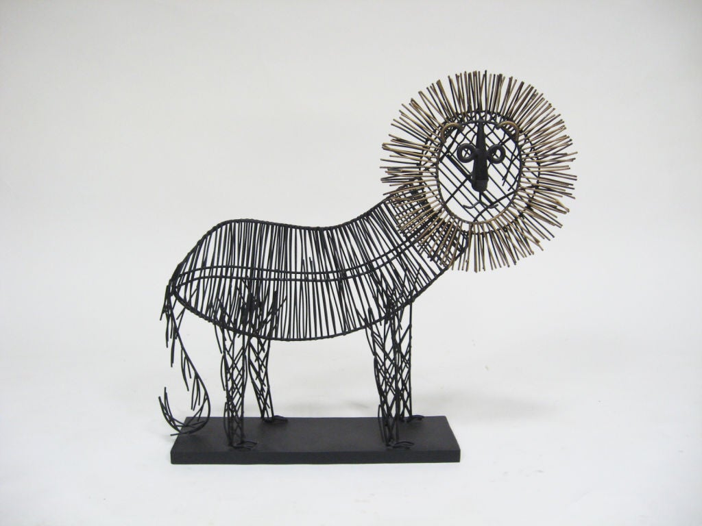 Jere wire lion sculpture 2