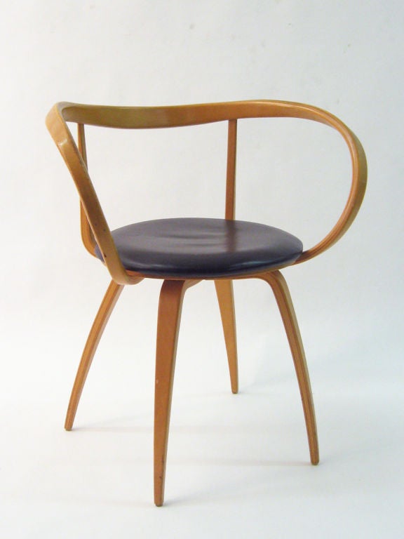 Pretzel chair by George Nelson & assoc.