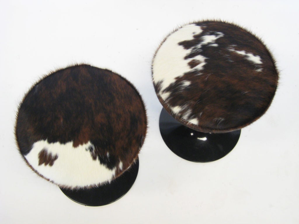Pair of Saarinen tulip stools in cow-hide by Knoll In Excellent Condition In Highland, IN