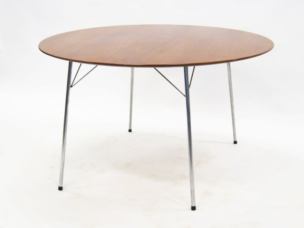 Danish Model 3600 dining table by Arne Jacobsen for Fritz Hansen