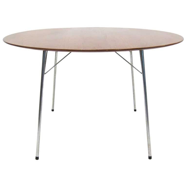 Model 3600 dining table by Arne Jacobsen for Fritz Hansen