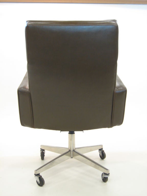 Vincent Cafiero executive task chair by Knoll In Excellent Condition In Highland, IN