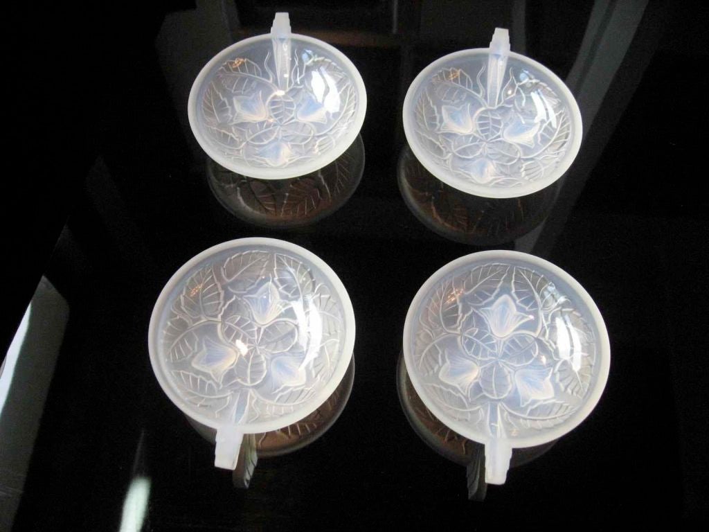 Set of 4 French Art Deco opalescent glass small round bowls