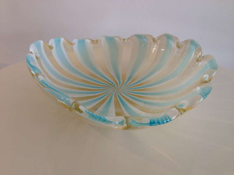 20th Century Large Barovier Scalloped Bowl For Sale