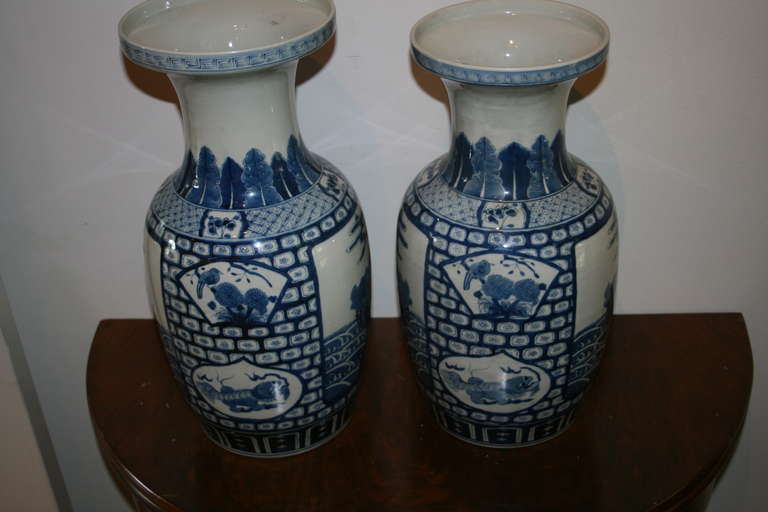 Contemporary Matched Pair of Blue and White Chinese Export Vases For Sale