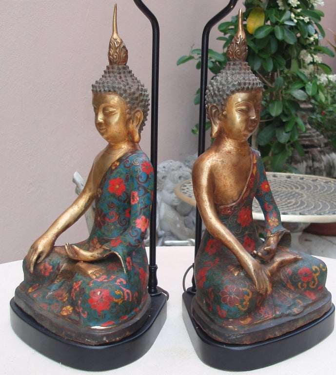 Chinese Elegant Pair of Bronze Buddha Lamps