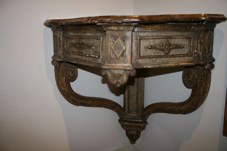 Large Louis XV Painted Wood Corner Console In Good Condition For Sale In Palm Beach, FL