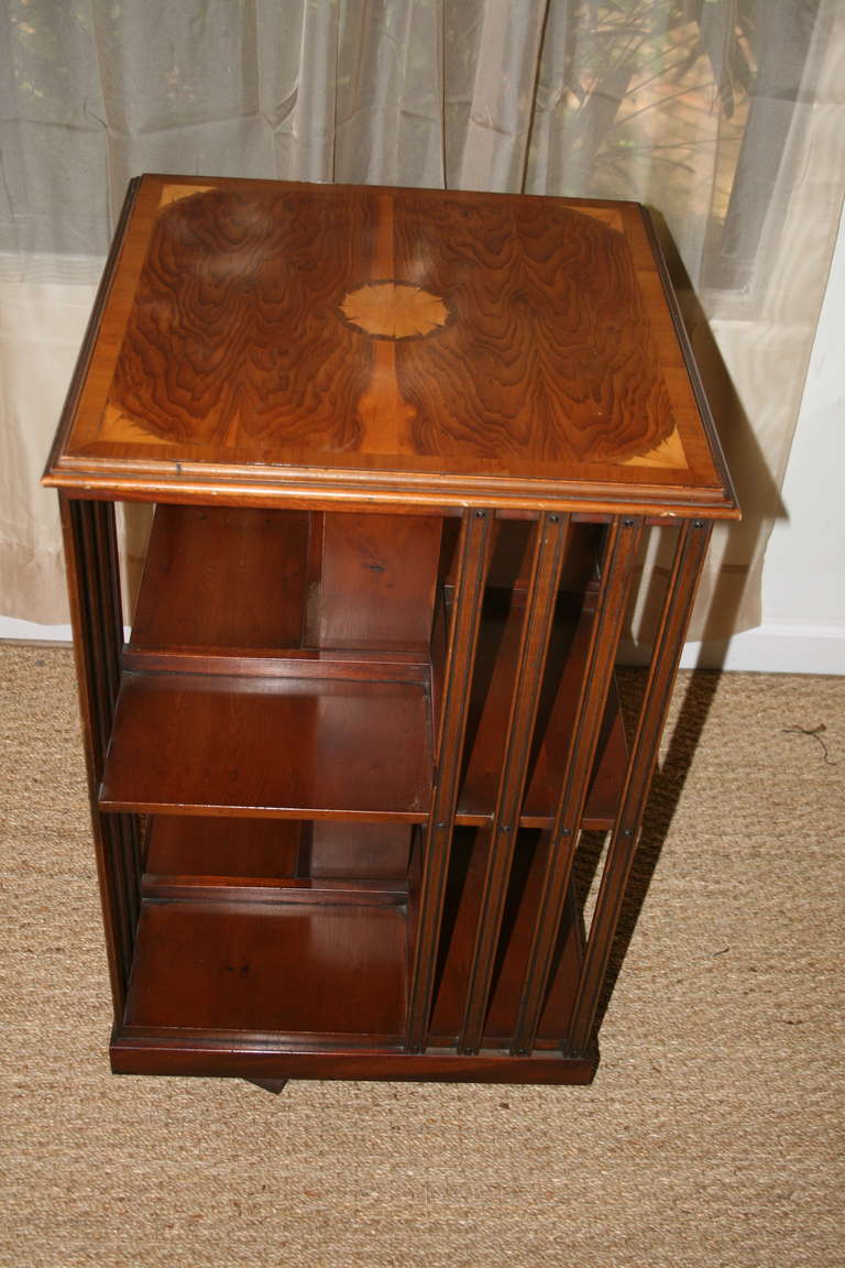 Regency Style Mahogany Swivel Etagere In Good Condition For Sale In Palm Beach, FL